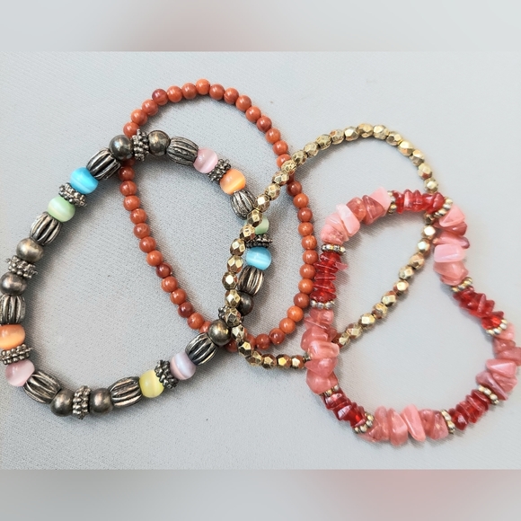 Set of 4 Pc stretchy beaded bracelets. Beautiful colors and beads. Preowned EC - Picture 2 of 2